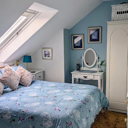 Village Life- Private Suite - Living Room, Bedroom And Bathroom Newtown St Boswells Exterior photo