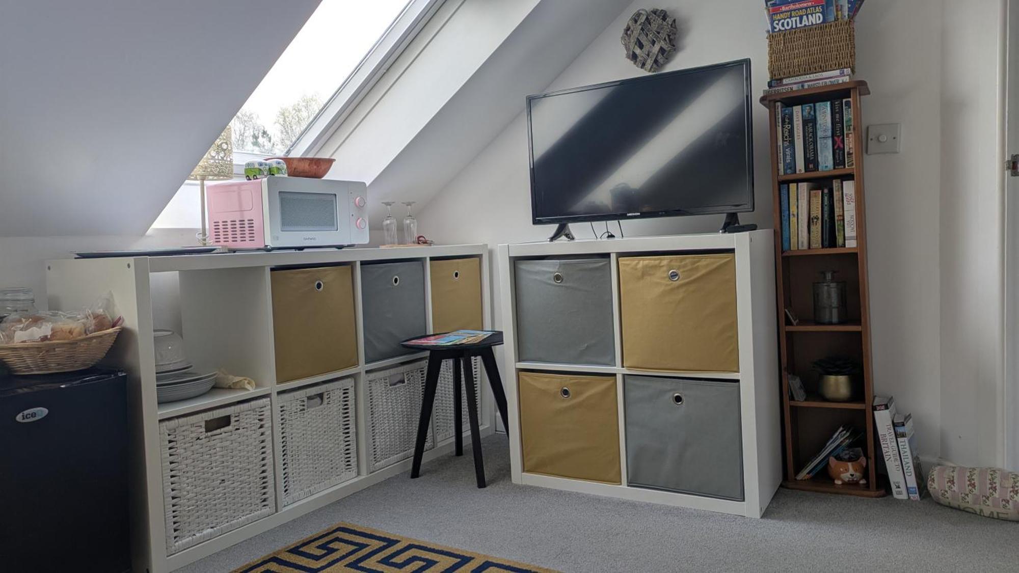 Homestay Village Life- Private - Living Room, Bedroom And Bathroom Newtown St Boswells