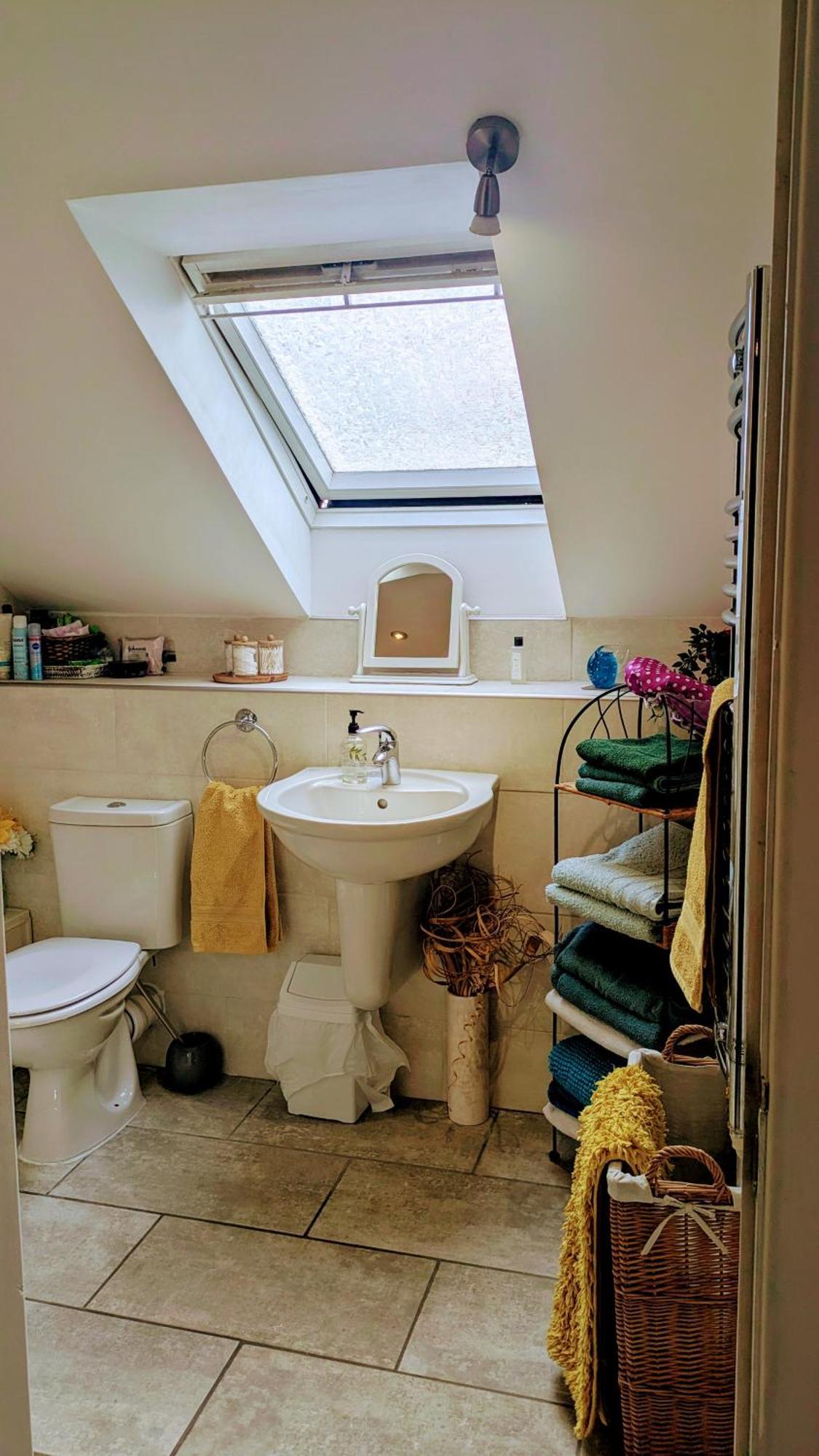 Village Life- Private - Living Room, Bedroom And Bathroom Homestay Newtown St Boswells